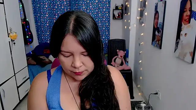 claryssa  online show from 10-22-25, 08:08