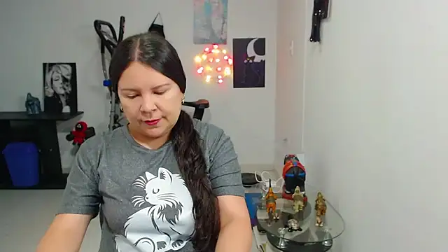 claryssa  online show from 05-31-26, 04:07