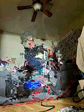 Snapshot of Hugebwc102 chatting on 09-30-25, 07:47 Hugebwc102 online show from 09-30-25, 07:47