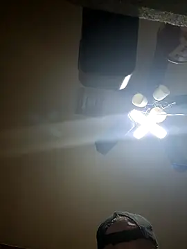 Snapshot of Hugebwc102 chatting on 12-23-25, 08:57 Hugebwc102 online show from 12-23-25, 08:57