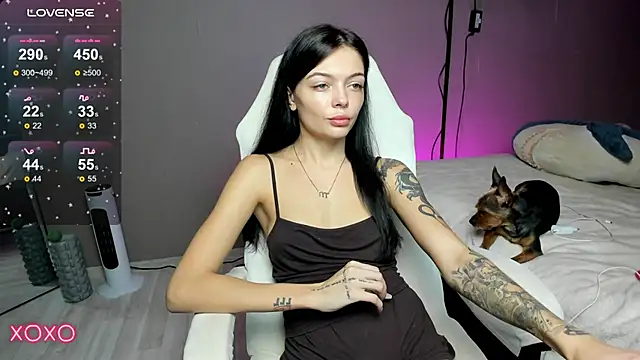 Mariella Adamss online show from 10-11-25, 01:45