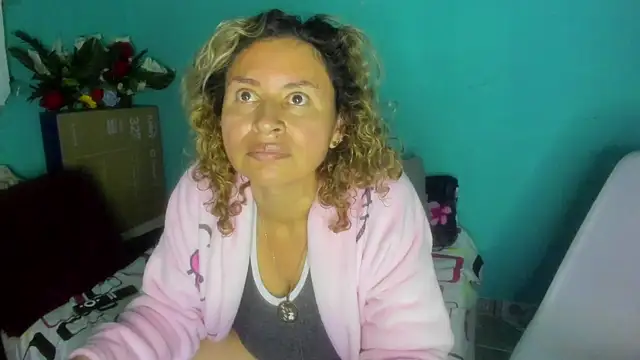 Snapshot of SheraHadee chatting on 06-13-26, 10:46 SheraHadee online show from 06-13-26, 10:46