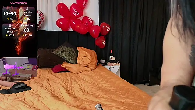 Snapshot of Rouse_bell chatting on 02-15-26, 11:14 Rouse bell online show from 02-15-26, 11:14