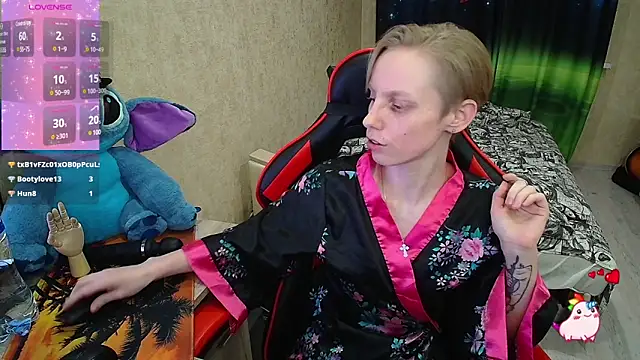 Snapshot of Alexis_Gordon chatting on 03-08-25, 12:44 Alexis Gordon online show from 03-08-25, 12:44