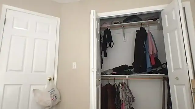 kittycatkendra online show from 09-23-25, 11:56
