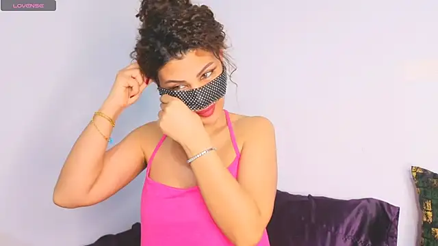 Turkish Latina online show from 05-17-26, 09:37