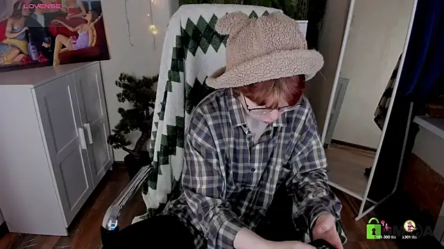 Melissa Wells online show from 11-30-25, 03:24