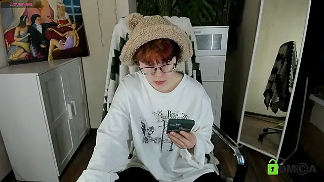 Melissa Wells online show from 11-21-25, 03:55