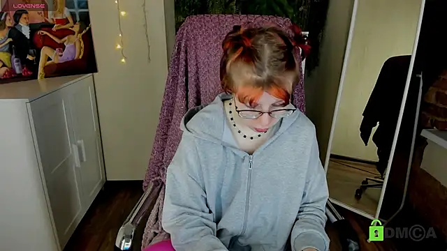 Melissa Wells online show from 11-14-25, 03:37