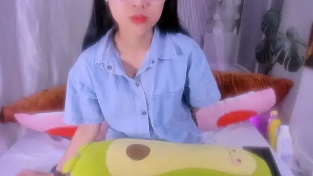 Ly   online show from 03-31-26, 03:41