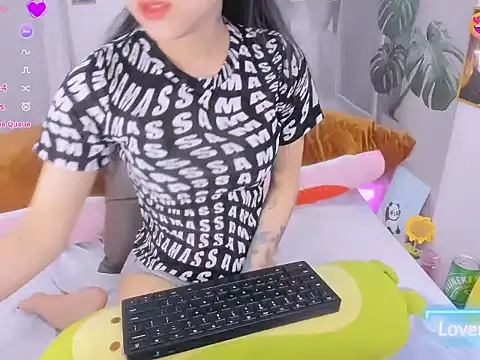 Ly   online show from 04-11-26, 03:03