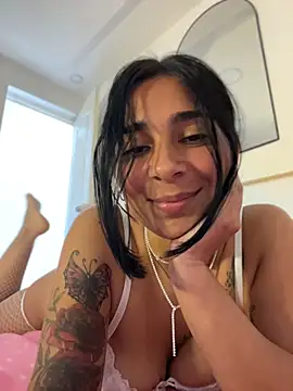 Snapshot of Meganmilk1 chatting on 07-20-26, 05:37 Meganmilk1 online show from 07-20-26, 05:37