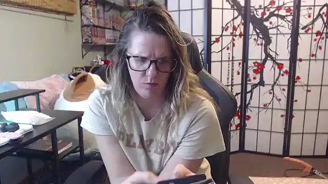 Snapshot of Sarahtineke chatting on 03-20-26, 05:47 Sarahtineke online show from 03-20-26, 05:47