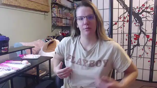 Snapshot of Sarahtineke chatting on 02-27-26, 02:17 Sarahtineke online show from 02-27-26, 02:17