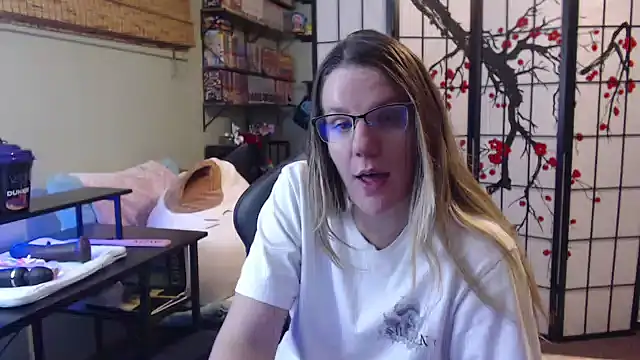 Snapshot of Sarahtineke chatting on 02-03-26, 04:32 Sarahtineke online show from 02-03-26, 04:32