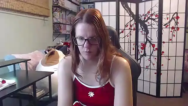 Snapshot of Sarahtineke chatting on 07-16-26, 04:04 Sarahtineke online show from 07-16-26, 04:04