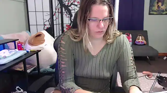 Sarahtineke online show from 10-21-25, 03:11