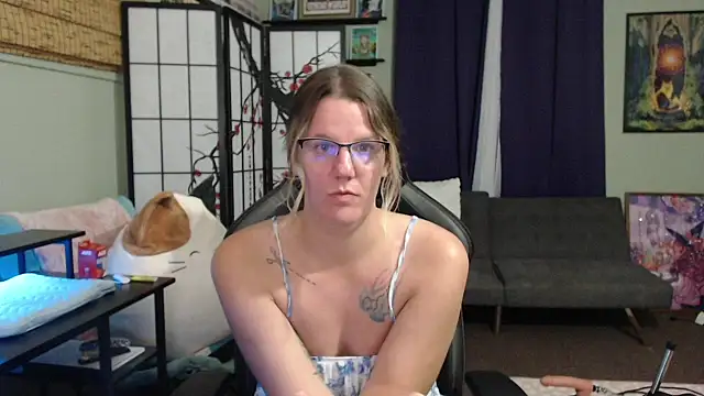 Snapshot of Sarahtineke chatting on 11-03-25, 12:05 Sarahtineke online show from 11-03-25, 12:05