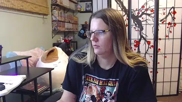 Snapshot of Sarahtineke chatting on 02-10-26, 06:18 Sarahtineke online show from 02-10-26, 06:18