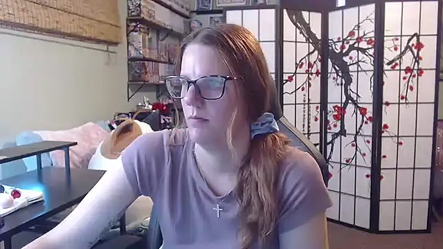 Snapshot of Sarahtineke chatting on 07-09-26, 04:28 Sarahtineke online show from 07-09-26, 04:28