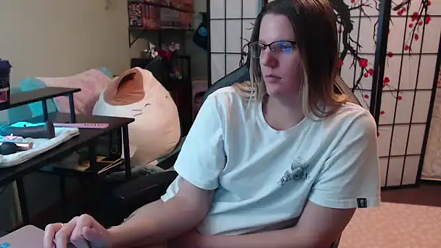 Snapshot of Sarahtineke chatting on 02-03-26, 10:59 Sarahtineke online show from 02-03-26, 10:59