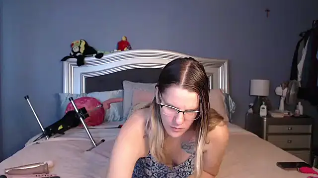 Snapshot of Sarahtineke chatting on 01-13-26, 08:13 Sarahtineke online show from 01-13-26, 08:13