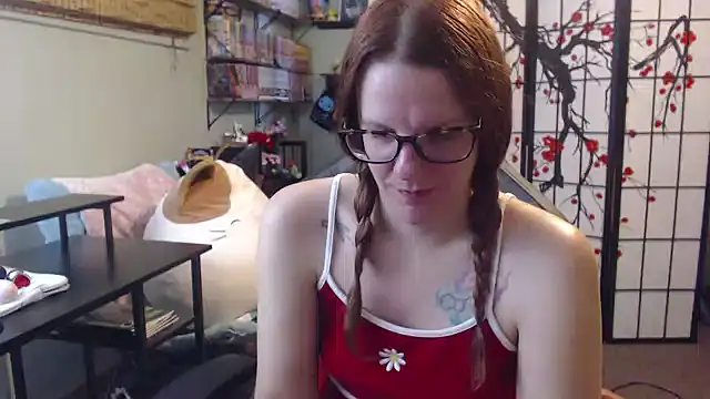 Snapshot of Sarahtineke chatting on 07-20-26, 03:03 Sarahtineke online show from 07-20-26, 03:03
