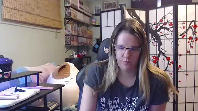 Snapshot of Sarahtineke chatting on 02-06-26, 06:15 Sarahtineke online show from 02-06-26, 06:15