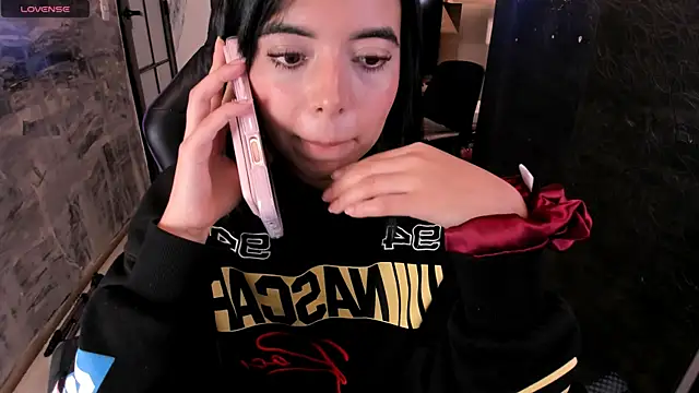 NicolRoss  online show from 11-09-25, 04:44