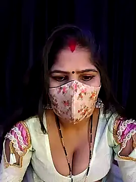 Snapshot of MUMTAJ_1 chatting on 12-19-24, 04:13 MUMTAJ 1 online show from 12-19-24, 04:13