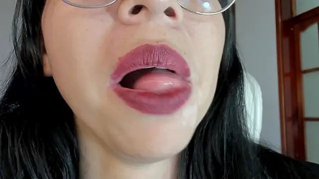 Snapshot of Katty_mouth chatting on 12-05-24, 07:55 Katty mouth online show from 12-05-24, 07:55