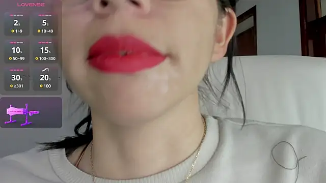 Snapshot of Katty_mouth chatting on 12-03-24, 08:33 Katty mouth online show from 12-03-24, 08:33