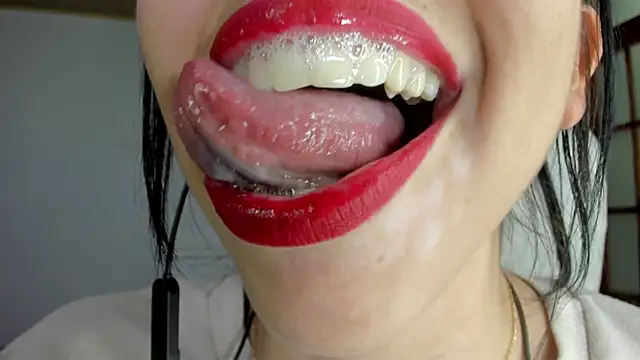 Snapshot of Katty_mouth chatting on 12-03-24, 11:40 Katty mouth online show from 12-03-24, 11:40