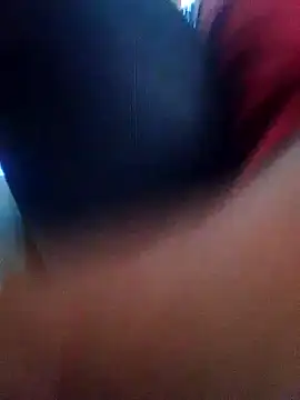 Snapshot of VivienAndClark chatting on 03-17-25, 06:00 VivienAndClark online show from 03-17-25, 06:00