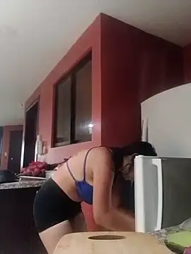 Snapshot of VivienAndClark chatting on 09-16-25, 03:35 VivienAndClark online show from 09-16-25, 03:35