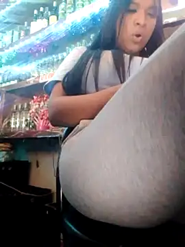 Snapshot of VivienAndClark chatting on 03-18-25, 08:59 VivienAndClark online show from 03-18-25, 08:59