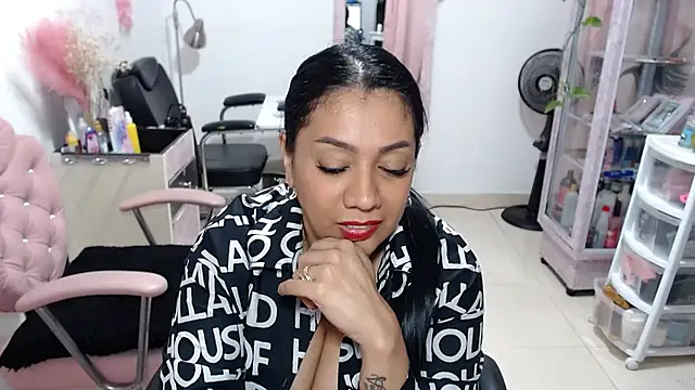 titsbiglovers online show from 06-06-26, 10:59