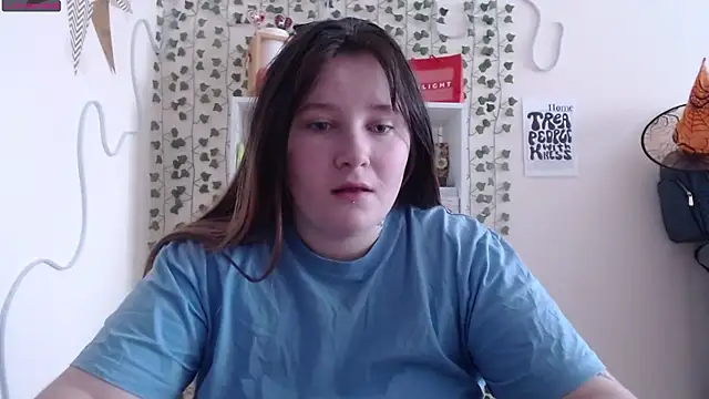 Snapshot of Light_Luna chatting on 01-17-25, 05:32 Light Luna online show from 01-17-25, 05:32