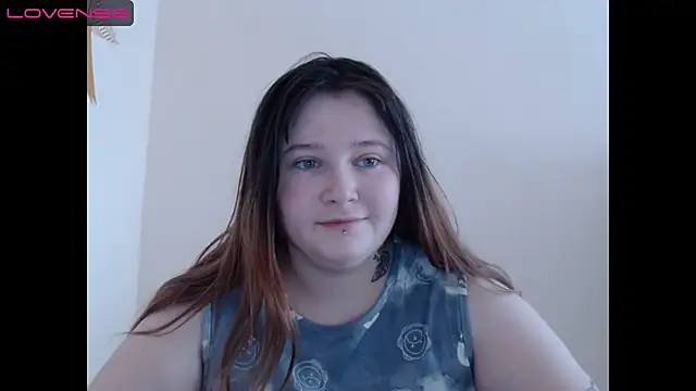 Snapshot of Light_Luna chatting on 01-09-25, 05:23 Light Luna online show from 01-09-25, 05:23