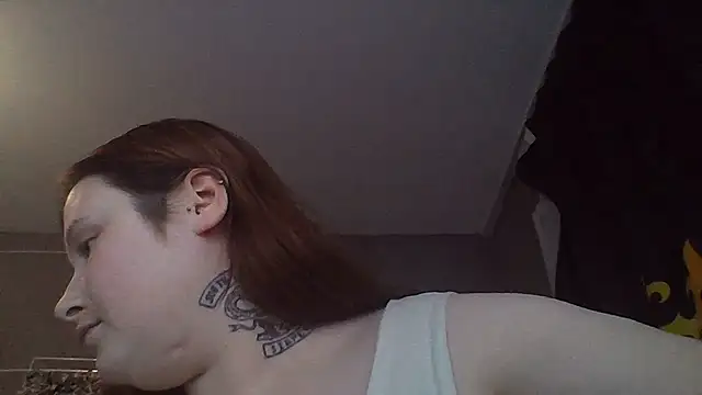 Light Luna online show from 06-18-26, 04:01