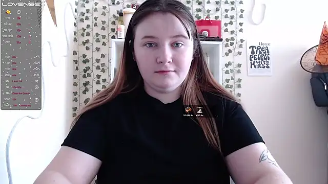 Snapshot of Light_Luna chatting on 02-07-25, 04:37 Light Luna online show from 02-07-25, 04:37