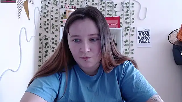 Snapshot of Light_Luna chatting on 01-19-25, 05:26 Light Luna online show from 01-19-25, 05:26