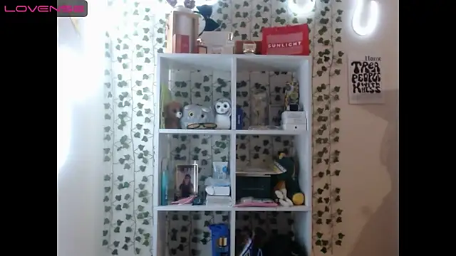 Snapshot of Light_Luna chatting on 01-15-25, 12:58 Light Luna online show from 01-15-25, 12:58