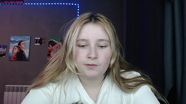 Light Luna online show from 11-28-25, 02:17