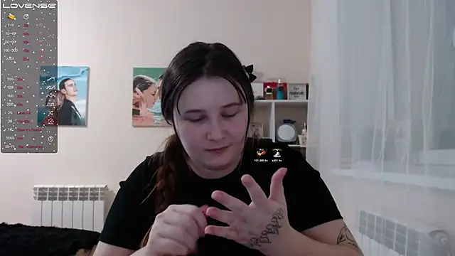 Snapshot of Light_Luna chatting on 02-07-25, 12:17 Light Luna online show from 02-07-25, 12:17