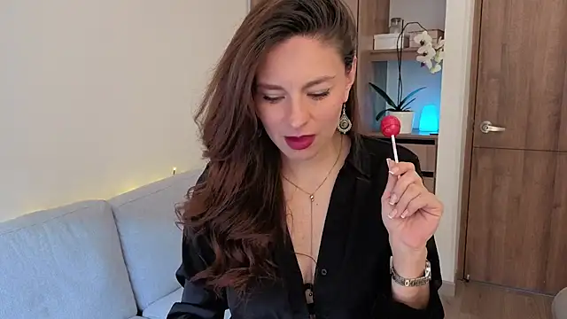 Monica-Bello online show from 11-13-25, 04:55