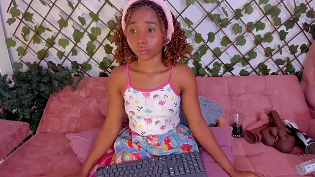 kimmysantoo online show from 10-13-25, 04:58