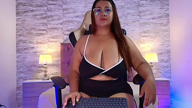 IsabellMendez  online show from 02-17-25, 04:28