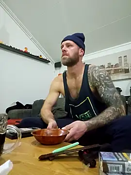 eltoulou online show from 12-19-25, 08:22