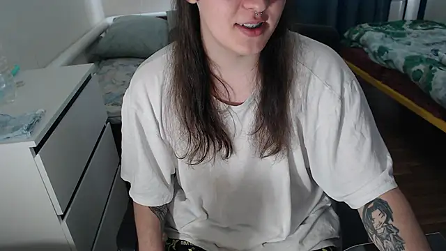 EvaMiron online show from 10-04-25, 10:17